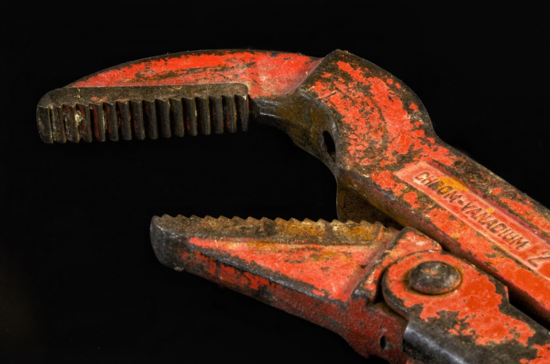 plombier-PIERREFEU DU VAR-min_pipe-wrench-318084